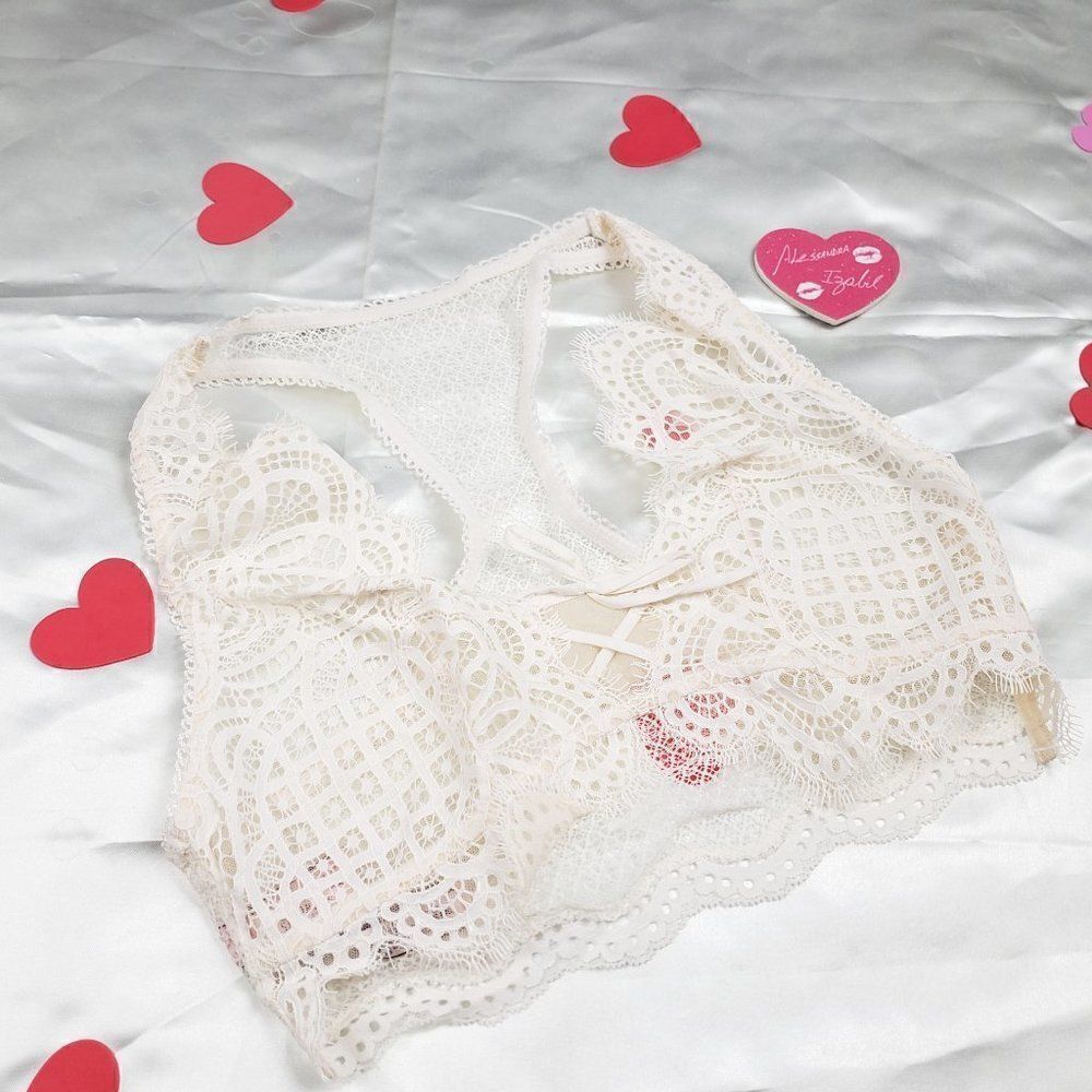 VS Dream Angels Ivory Laced Up Bralette Size Small